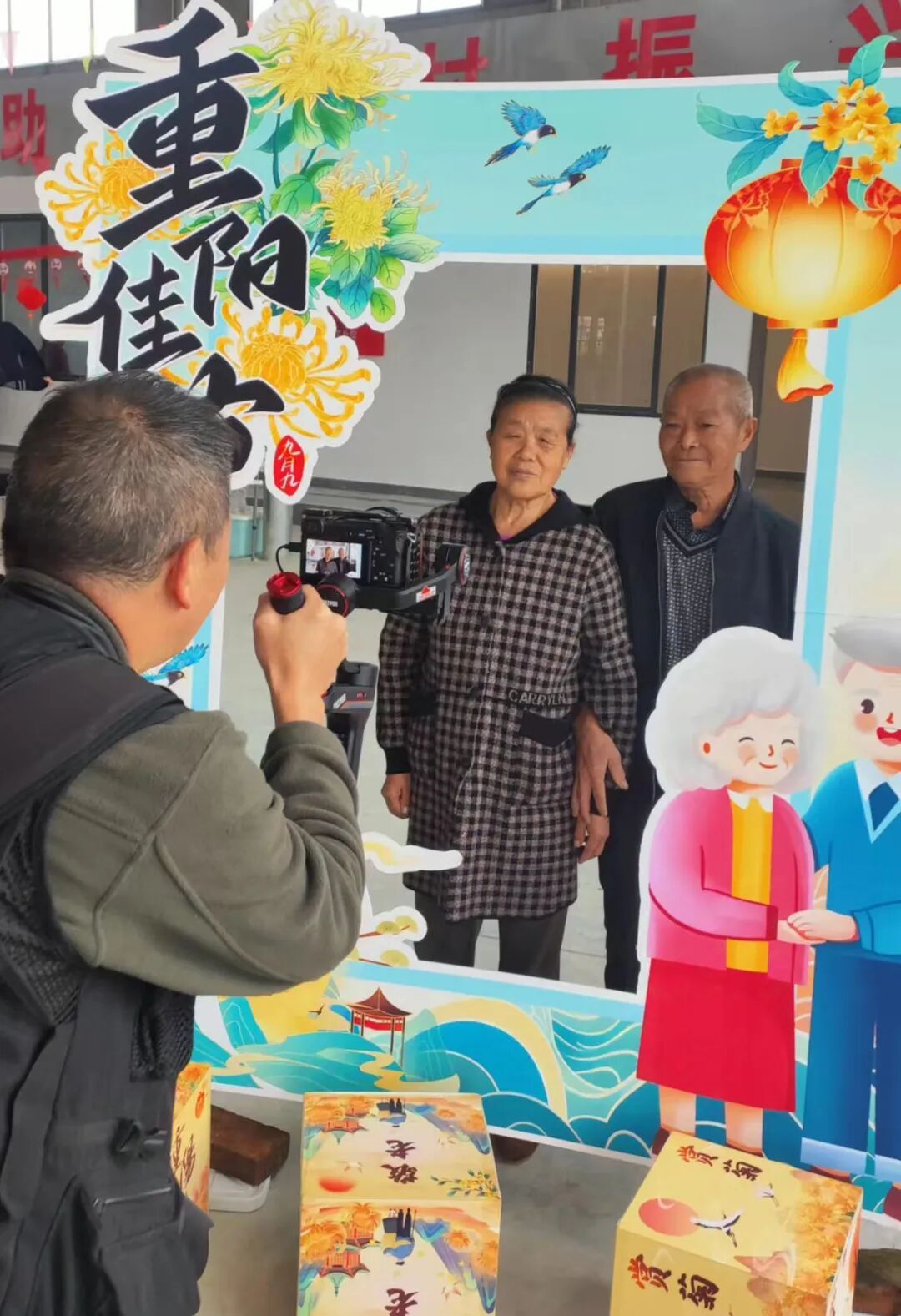 摄影协会进村为村民拍摄全家福